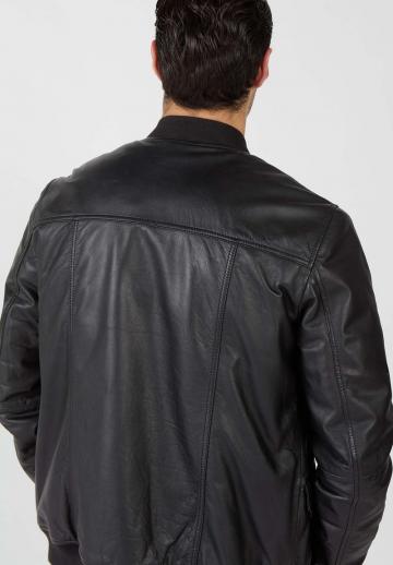 Куртка бомбер