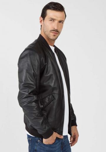 Куртка бомбер