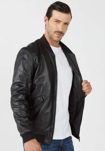 Куртка бомбер