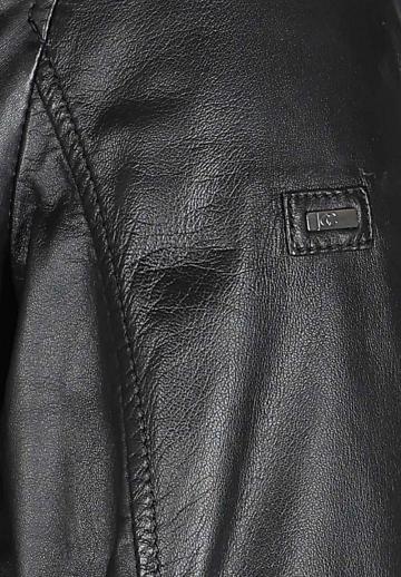 Куртка бомбер