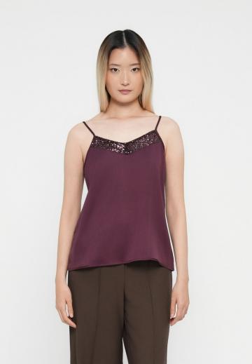 Топ на бретельках