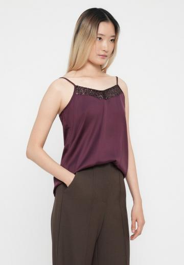 Топ на бретельках