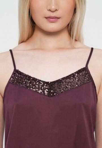 Топ на бретельках