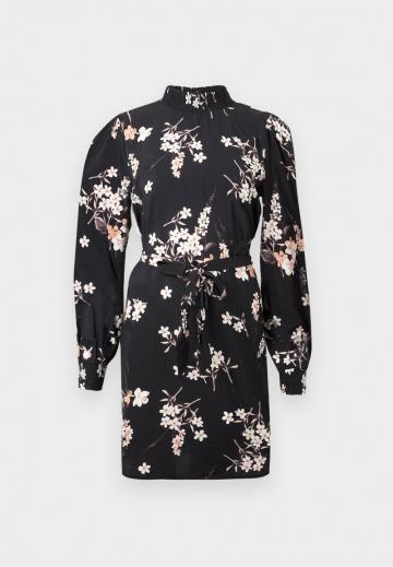 Короткое платье