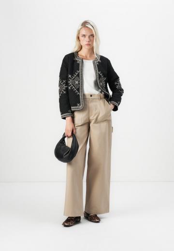 Жаккардовая вязаная кофта