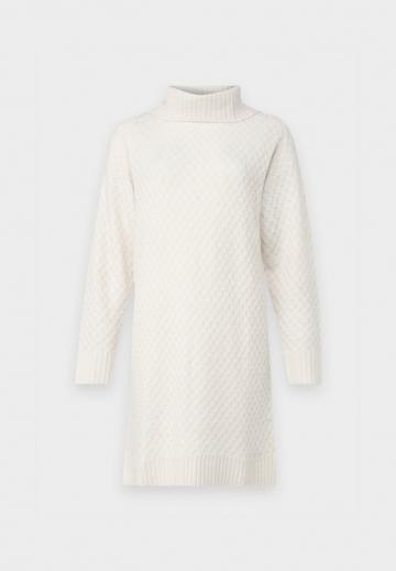 Вязаное платье