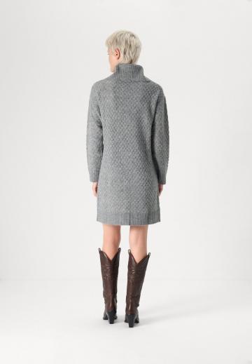 Вязаное платье