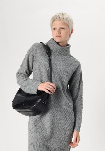 Вязаное платье