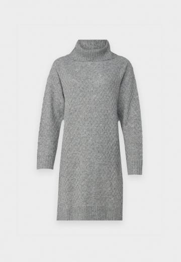 Вязаное платье