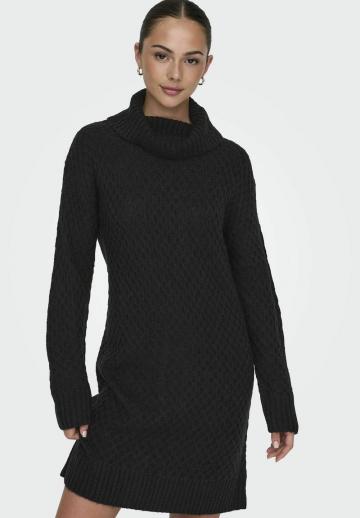 Вязаное платье