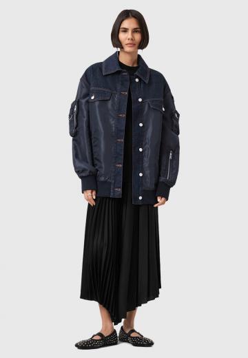 Куртка с накладнымит карманами