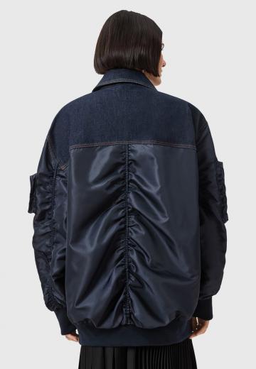 Куртка с накладнымит карманами