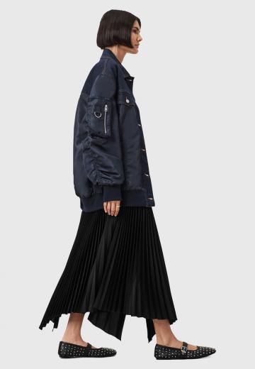 Куртка с накладнымит карманами