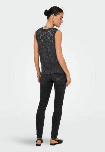 Джинсовая жилетка