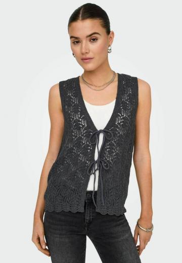 Джинсовая жилетка