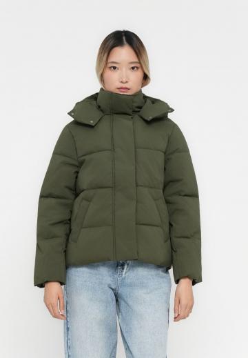 Короткая куртка