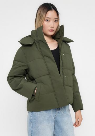 Короткая куртка