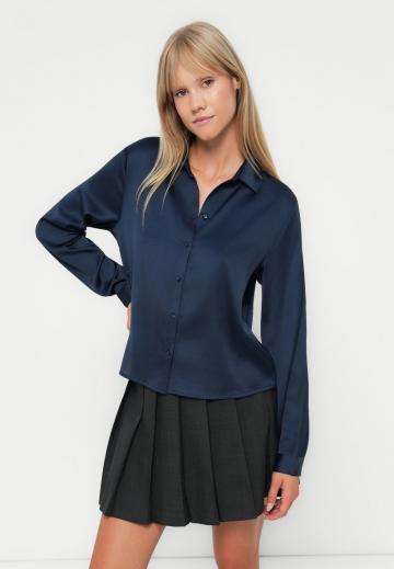 Атласная блузка