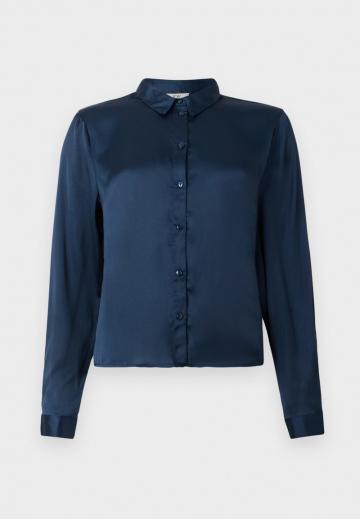 Атласная блузка