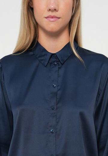 Атласная блузка