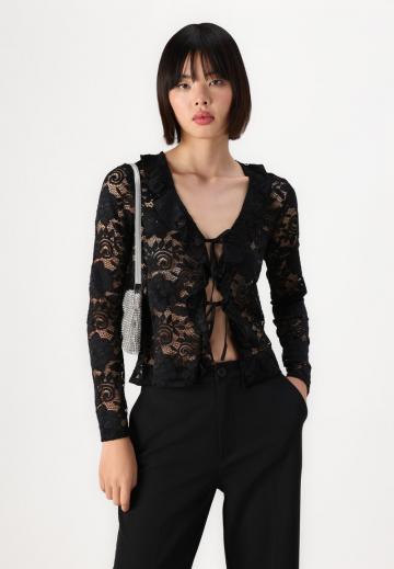 Кружевная блузка