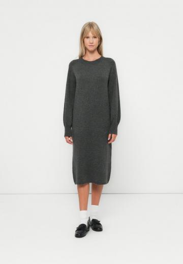 Вязаное платье