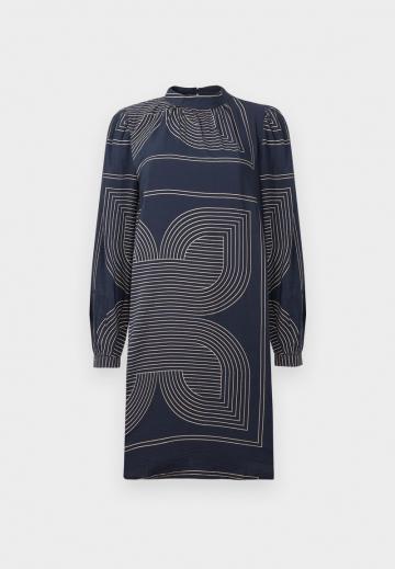 Короткое платье