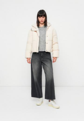 Короткая куртка