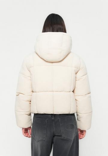 Короткая куртка