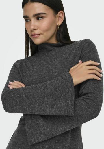 Вязаное платье