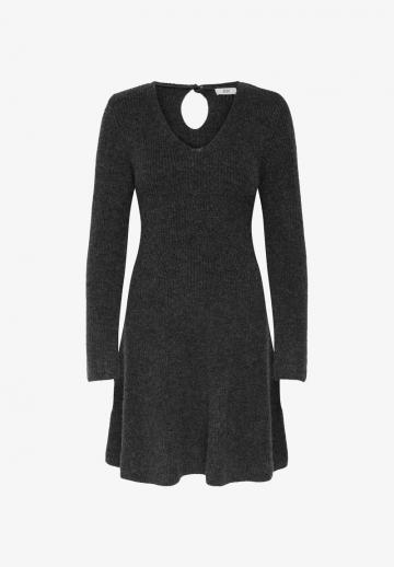 Вязаное платье