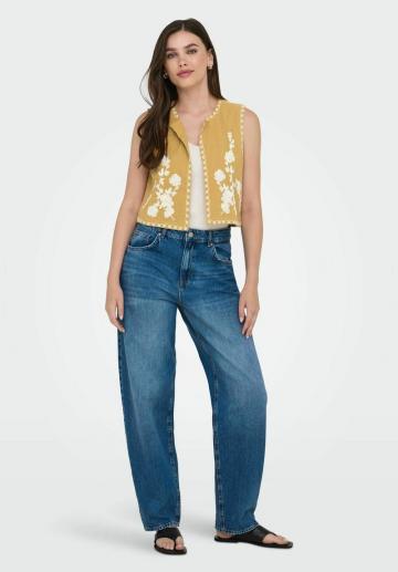 Джинсовая жилетка