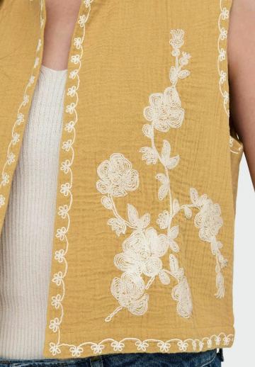 Джинсовая жилетка