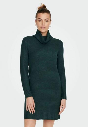 Вязаное платье