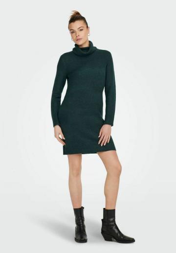 Вязаное платье