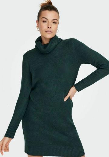 Вязаное платье