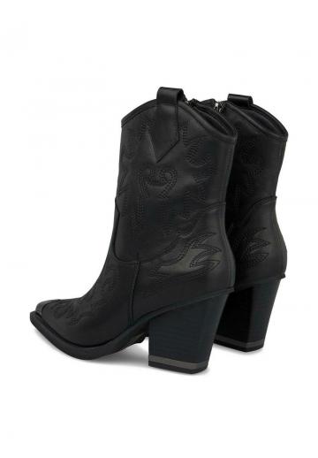 Полусапожки на высоком каблуке