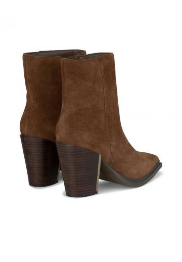 Полусапожки на высоком каблуке