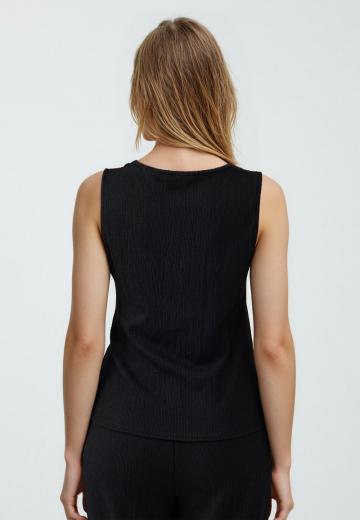 Блузка без рукавов