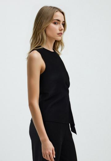 Блузка без рукавов