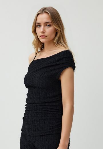 Топ на бретельках