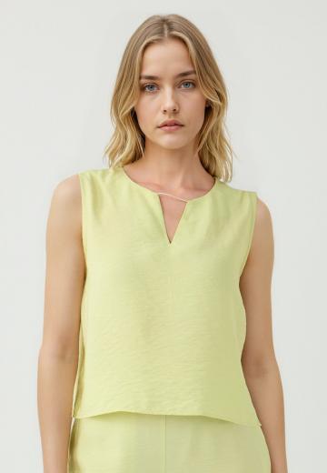 Блузка без рукавов