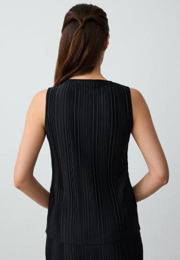 Блузка без рукавов