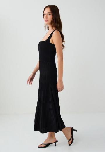 Вязаное платье