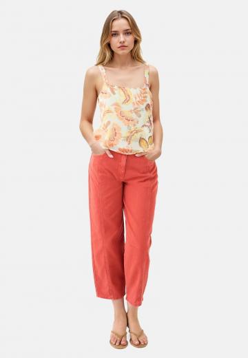 Короткие джинсы