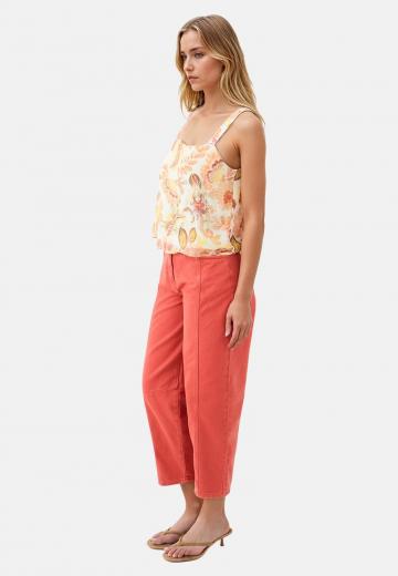 Короткие джинсы