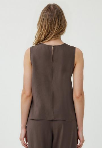 Блузка без рукавов
