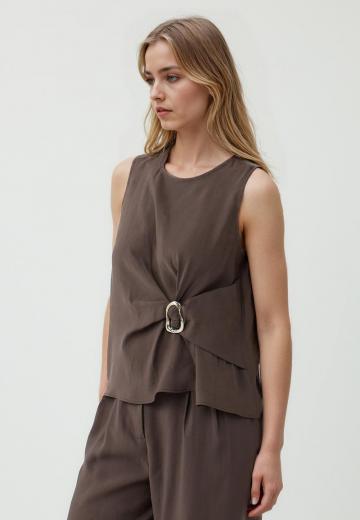 Блузка без рукавов