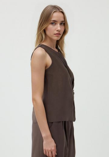 Блузка без рукавов