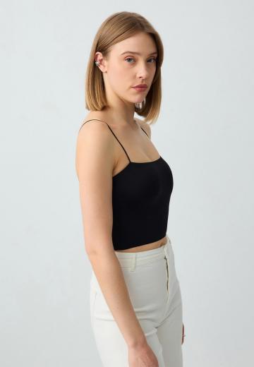 Топ на бретельках